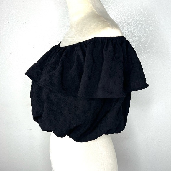 URBAN OUTFITTERS Kimchi Blue Smocked Black Crop Peasant Top Size Small - Picture 3 of 9